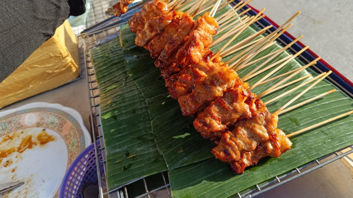 หมูปิ้งรถเข็น ซอยลาดพร้าว 124